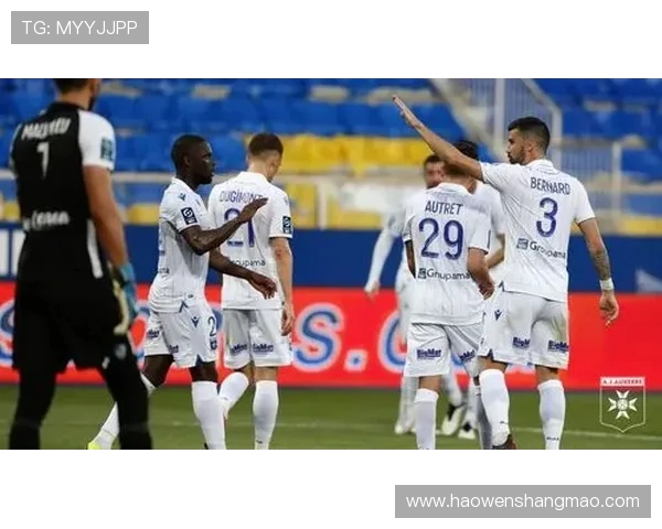 南京足球队与上海足球队赛后复盘团队协作分析与战术总结