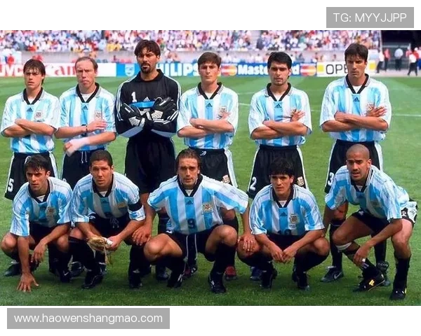 2018年世界杯精彩回顾日本与荷兰的激烈对决与战术分析