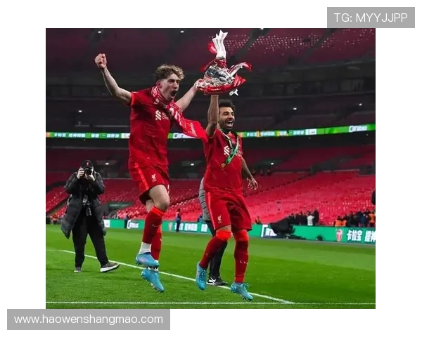 利物浦与曼城激战正酣比赛比分揭晓引发热议 利物浦与曼城激战正酣比赛比分揭晓引发热议