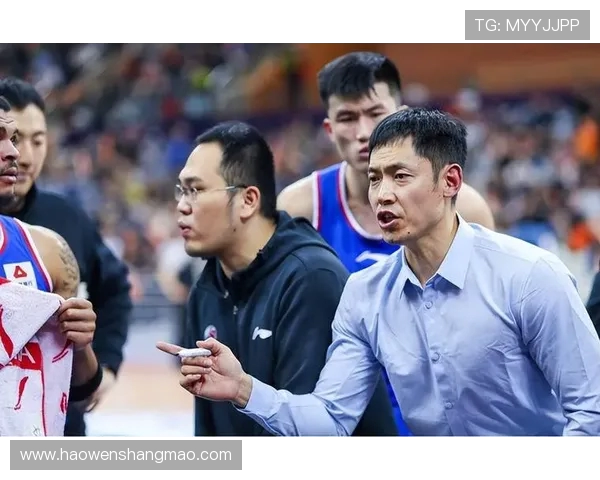 张庆鹏的篮球传奇之路:从青涩少年到职业球员的奋斗历程与心路历程 张庆鹏的篮球传奇之路:从青涩少年到职业球员的奋斗历程与心路历程